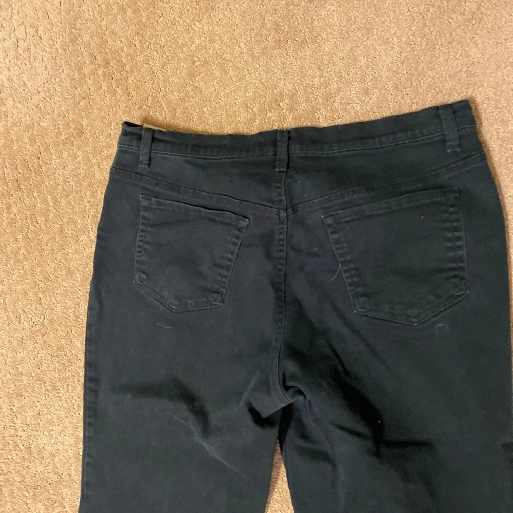 Gloria Vanderbilt - Woman’s (Amanda) black high rise crop jeans, Size: 16W